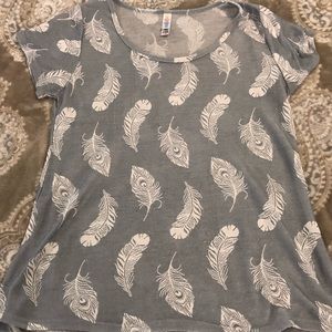 Lularoe feather classic tee